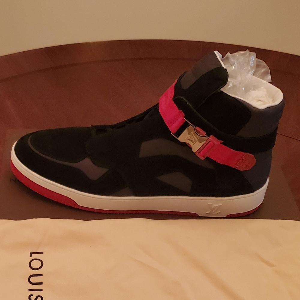 Pair of brand new LVs